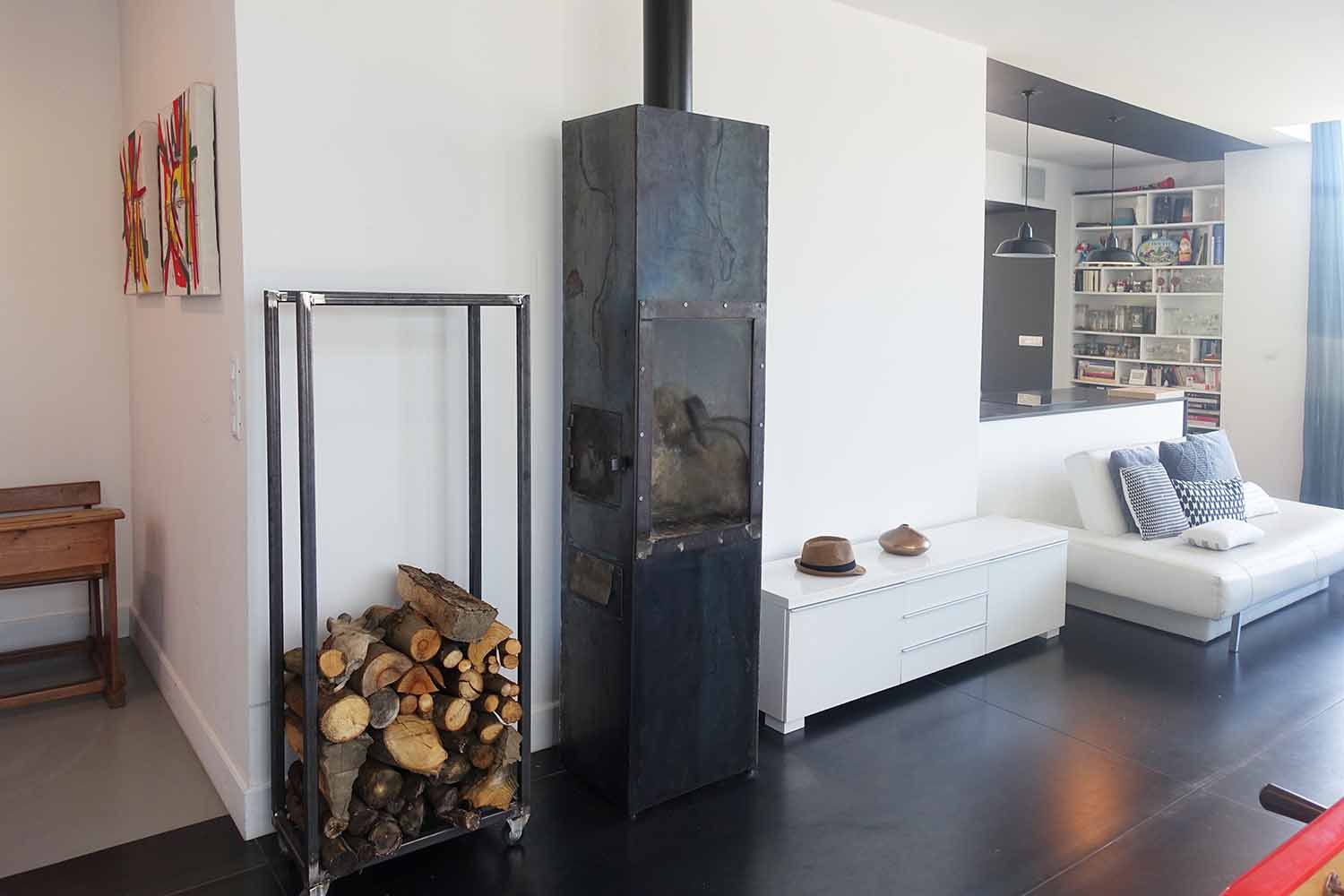 maison contemporaine_elise carbon_poele a bois